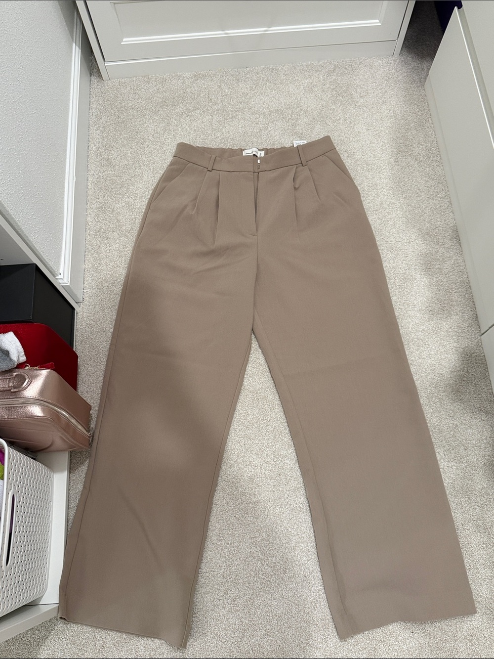 Abercrombie & Fitch Wide-Leg Pants in Taupe Brown